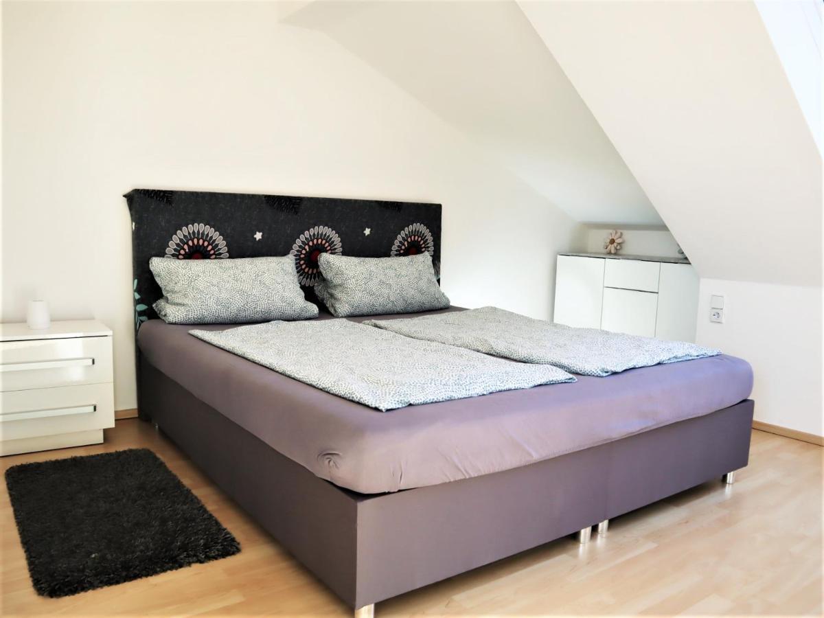 לייפציג Kuschelige Dachgeschosswohnung Am Clarapark מראה חיצוני תמונה