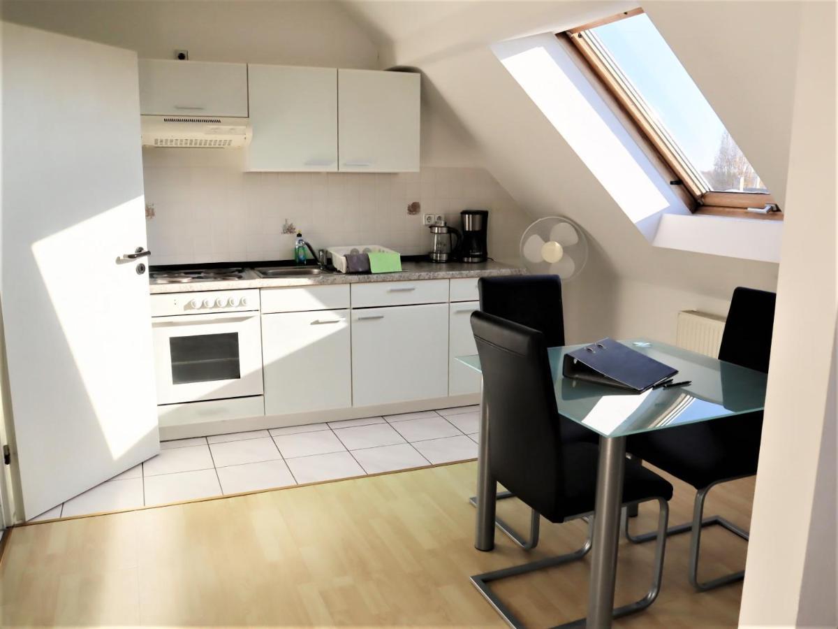 לייפציג Kuschelige Dachgeschosswohnung Am Clarapark מראה חיצוני תמונה
